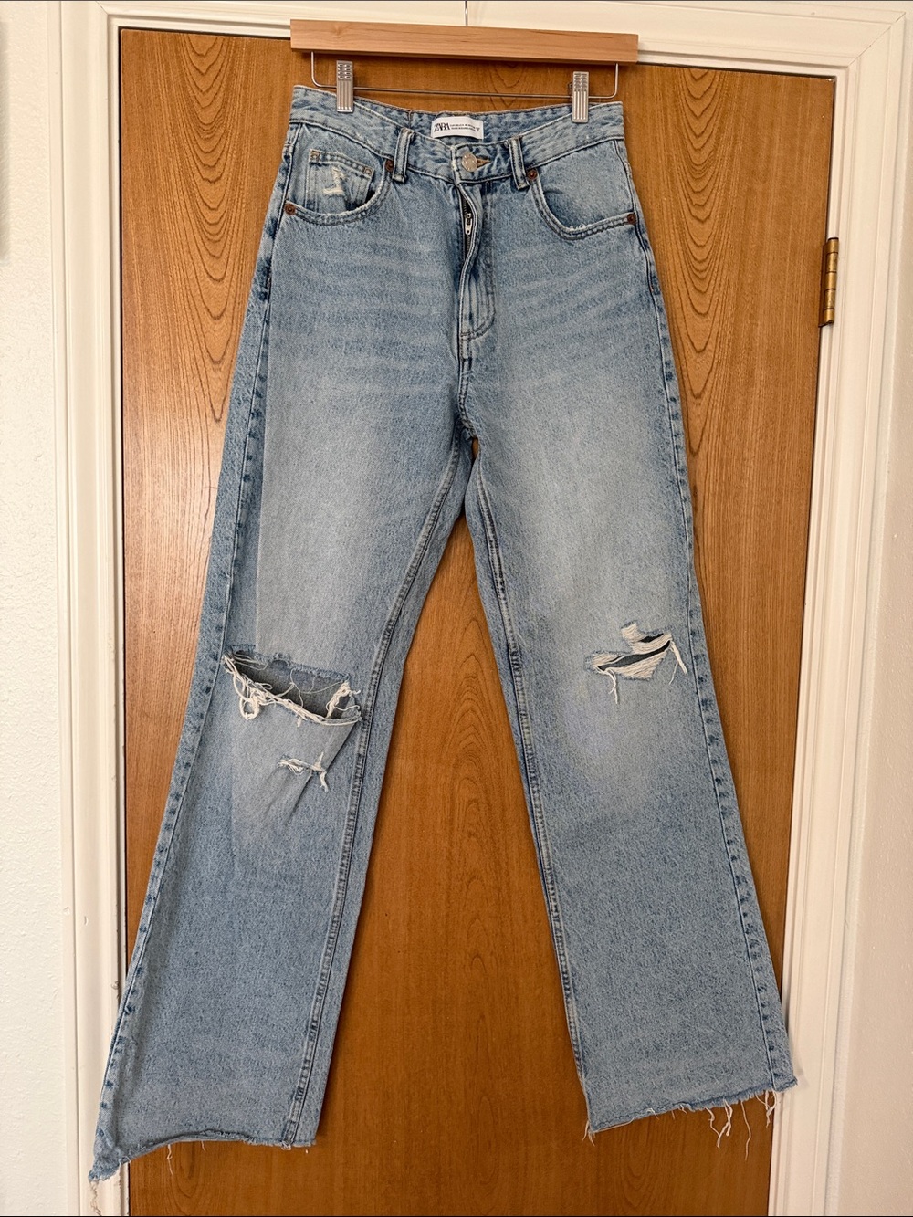 Zara Light Blue Straight Jeans with Ripped Knees